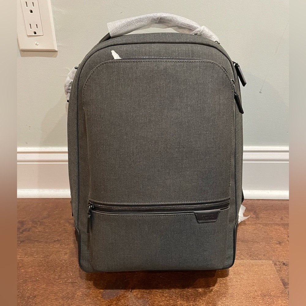Tumi Harrison brander backpack. Unisex.